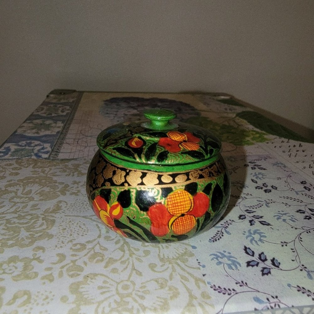 Vintage Painted Floral Motif Lacquered Wood Trinket Box